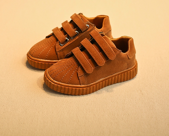 Παιδικά νέα ανοιξιάτικα και φθινοπωρινά πάνινα παπούτσια για αγόρια και κορίτσια σε τρία χρώματα - καφέ και μαύρο