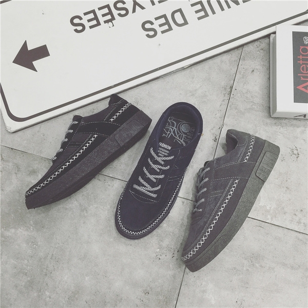 Ανδρικά παπούτσια με κορδόνια σε σκούρο γκρι, σκούρο μπλε και μαύρο.