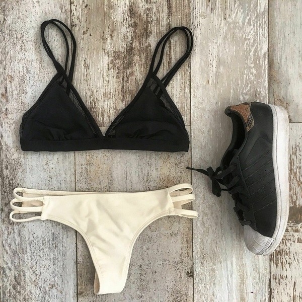 Дамски свеж бански костюм от две части на цветя или изчистен