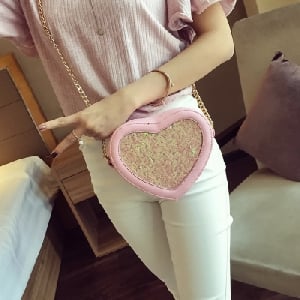 Γυναικείες μίνι τσάντα «Heart» σε 5 μοντέλα από πολυουρεθάνη και πολυεστέρα γκρι, ροζ, μαύρο