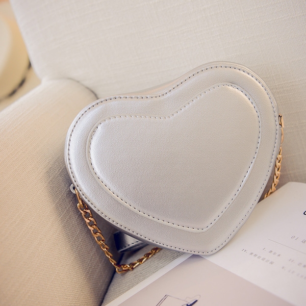 Γυναικείες μίνι τσάντα «Heart» σε 5 μοντέλα από πολυουρεθάνη και πολυεστέρα γκρι, ροζ, μαύρο