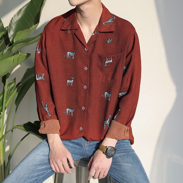 Κομψό ανδρικό πουκάμισο σε κόκκινο και σκούρο μπλε χρώμα