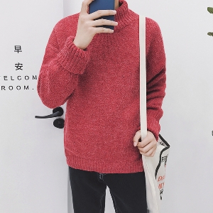 Дебел зимен пуловер изчистен вариант тип поло в червен цвят