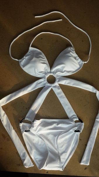 Οι γυναίκες, όλα σε ένα μαγιό