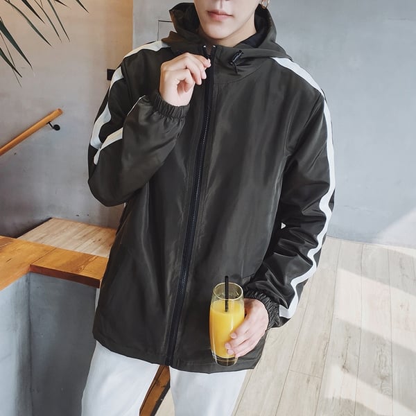 Ανδρικόμπουφάν  με κουκούλα σε τρία χρώματα.