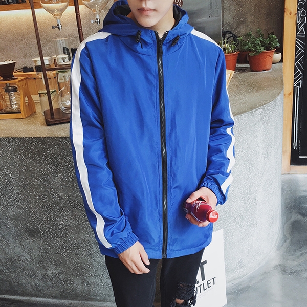 Ανδρικόμπουφάν  με κουκούλα σε τρία χρώματα.