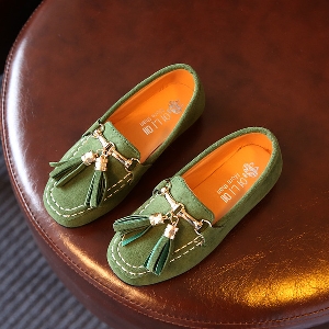 Παιδικά καθημερινά παπούτσια για κορίτσια τύπου μοκασίνες σε διάφορα χρώματα πράσινου, καφέ και ροζ  για την άνοιξη και το φθινό