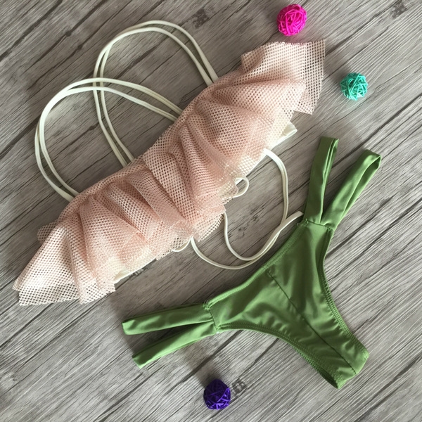 Κυρίες ενδιαφέρον μαγιό με σφραγίδες κορυφή