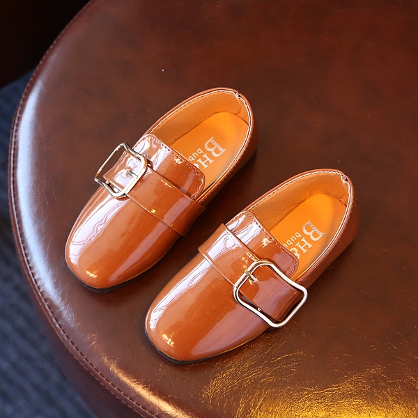 Детски пролетни и есенни лачени обувки за момичета в три страхотни цвята червен, кафяв топ модели