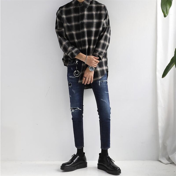 Αθλητικό ανδρικό πουκάμισο σε ευρύ σχέδιο και μακρύ, σε κουτί σε μπλε, κόκκινο και μαύρο χρώμα