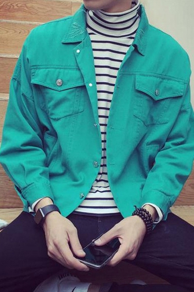 Αθλητικό ανδρικό μπουφάν  με κουμπιά σε κόκκινο, μαύρο, λευκό και πράσινο χρώμα