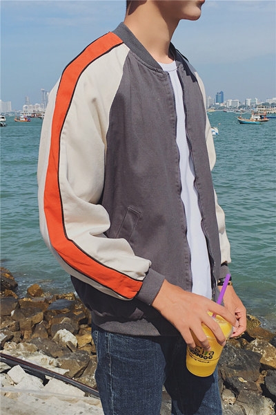 Αθλητικό μπουφάν για άντρες σε ευρύ μοτίβο, διαφανές σε μαύρο και γκρι χρώμα