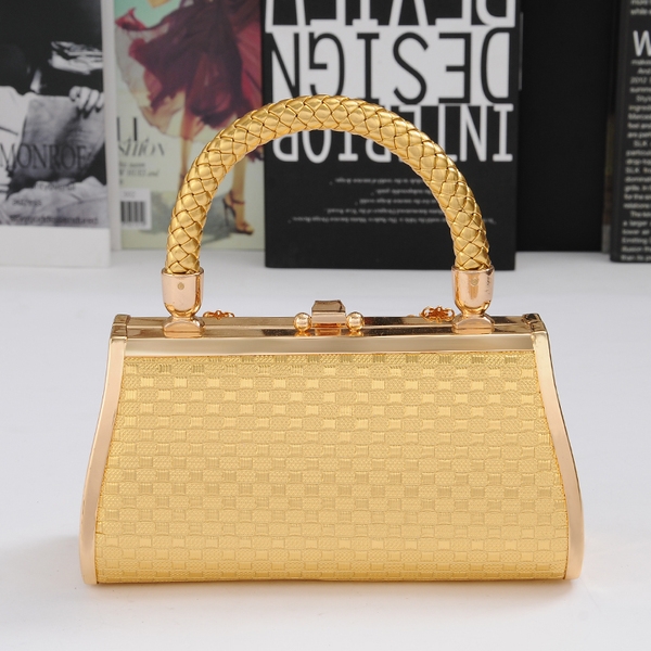 Дамска компактна официална чанта с дръжка в златисто жълт цвят и червен модел