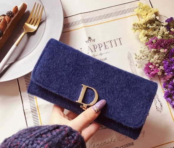 Οι γυναίκες χαρτοφυλάκιο με τεχνητά μαλλιά σε τρία χρώματα