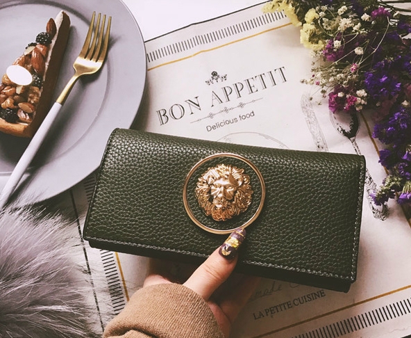 Дамско модно портмоне с много разпределения в три цвята