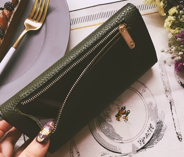 Дамско модно портмоне с много разпределения в три цвята