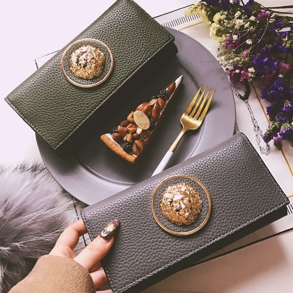 Дамско модно портмоне с много разпределения в три цвята