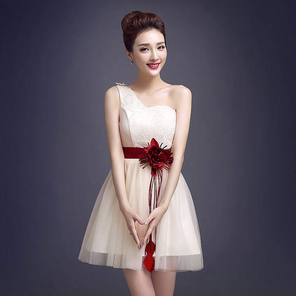 Κυρίες επίσημο φόρεμα σαμπάνια Hit πολλά μοντέλα και σχέδια με τα στοιχεία της δαντέλας