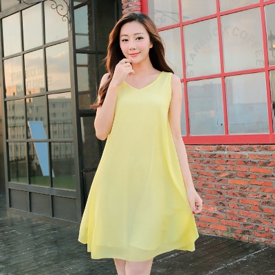 Οι γυναίκες σιφόν φορέματα του καλοκαιριού σε διάφορα χρώματα λευκό, πράσινο, ροζ, μαύρο, κίτρινο