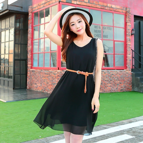 Οι γυναίκες σιφόν φορέματα του καλοκαιριού σε διάφορα χρώματα λευκό, πράσινο, ροζ, μαύρο, κίτρινο