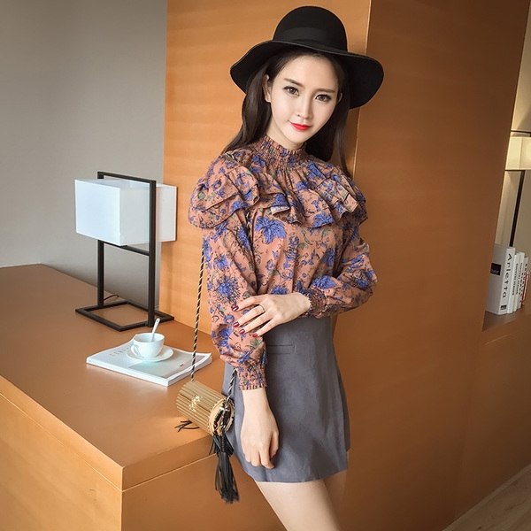 Μακρυμάνικο πουκάμισο με florals και βολάν