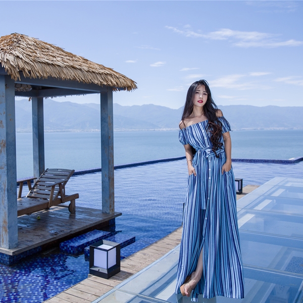 Κυρίες καλοκαιρινό φόρεμα με μπλε ρίγες μποέμ, κομψό και μακρύ