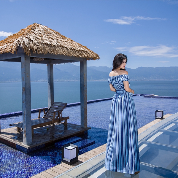 Κυρίες καλοκαιρινό φόρεμα με μπλε ρίγες μποέμ, κομψό και μακρύ