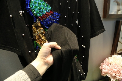 Дамска широка блуза с елементи от пайети с Паун