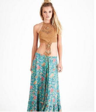 Οι γυναίκες πλεκτό μαγιό λευκό και καφέ