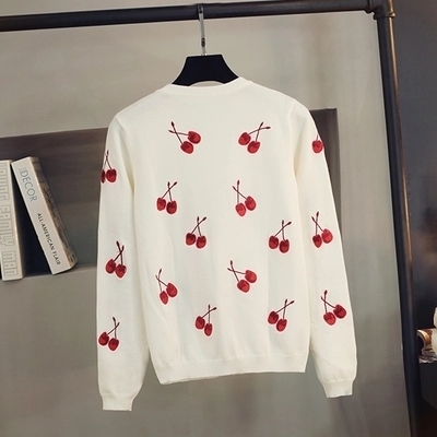 Дамска жилетка в два цвята черна и бяла с черешки