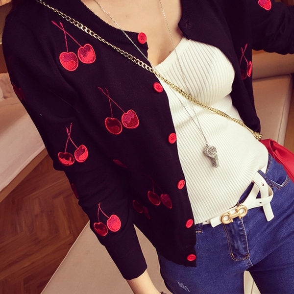 Дамска жилетка в два цвята черна и бяла с черешки