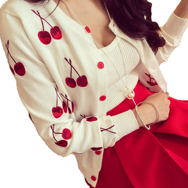 Дамска жилетка в два цвята черна и бяла с черешки