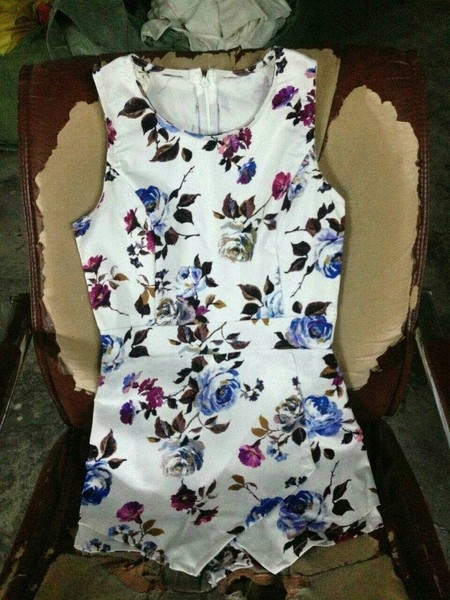 Οι γυναίκες ασύμμετρη άσπρο jumpsuit λουλούδια το καλοκαίρι