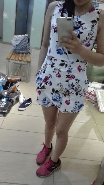 Οι γυναίκες ασύμμετρη άσπρο jumpsuit λουλούδια το καλοκαίρι