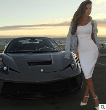 Κυρίες φόρεμα μέχρι τα γόνατα σε διάφορα χρώματα