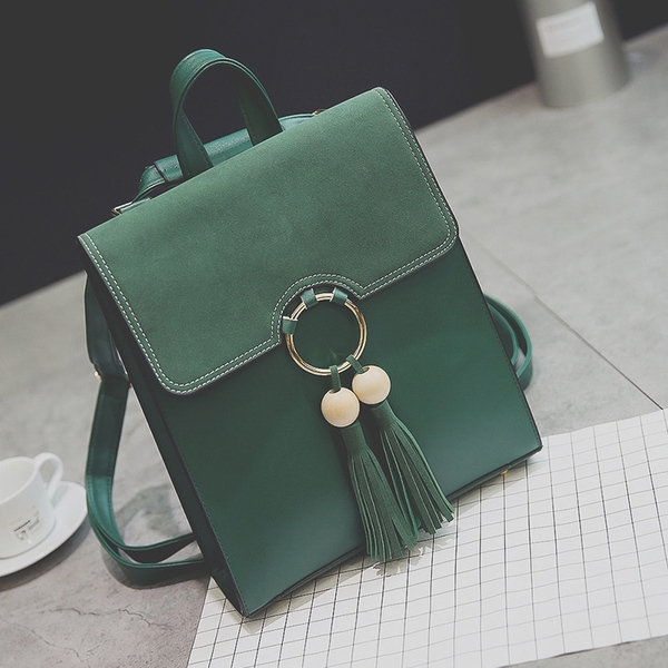 Дамски раници среден размер - с висящи орнаменти в четири цвята.