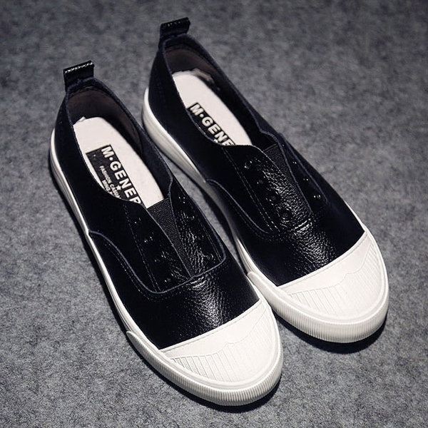 Γυναικεία αθλητικά παπούτσια  χωρίς κορδόνια σε μαύρο, λευκό και χρυσό χρώμα 