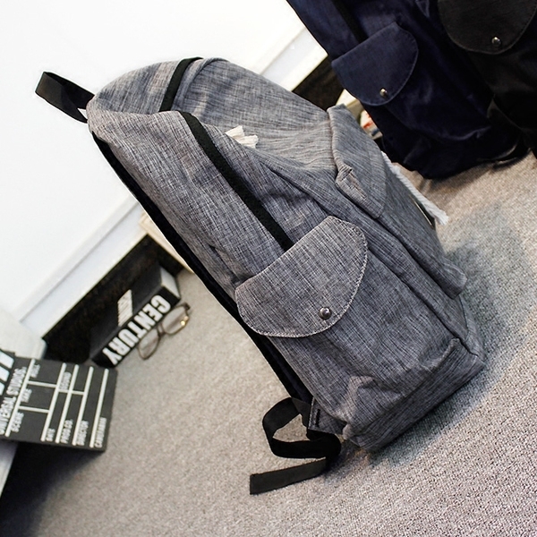 Γυναικεία σακίδια σε 6 χρώματα με πολλές τσέπες.