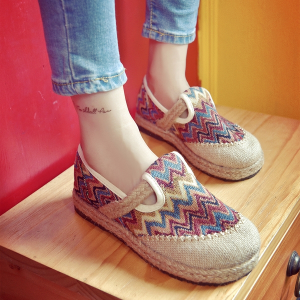 Μοκασίνια Πλεκτά των γυναικών στο φρέσκο ​​χρώμα