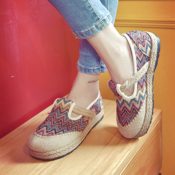 Μοκασίνια Πλεκτά των γυναικών στο φρέσκο ​​χρώμα