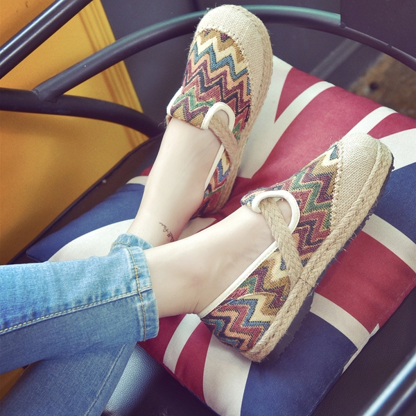 Μοκασίνια Πλεκτά των γυναικών στο φρέσκο ​​χρώμα