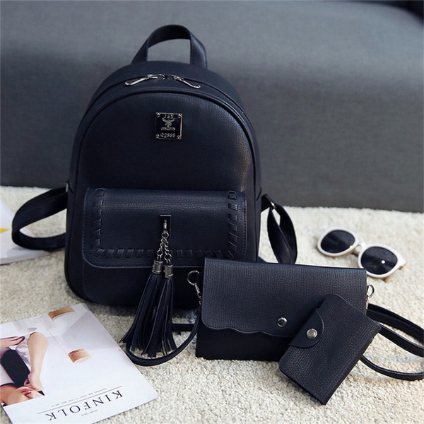 Γυναικείο σύγχρονο σακίδιο με φούντα μπροστά.