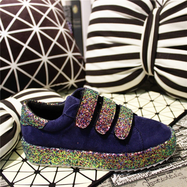 Γυναικεία αθλητικά παπούτσια για την  καθημερινή ζωή ή σπορ 