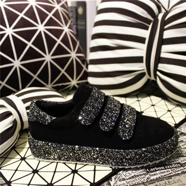 Γυναικεία αθλητικά παπούτσια για την  καθημερινή ζωή ή σπορ 