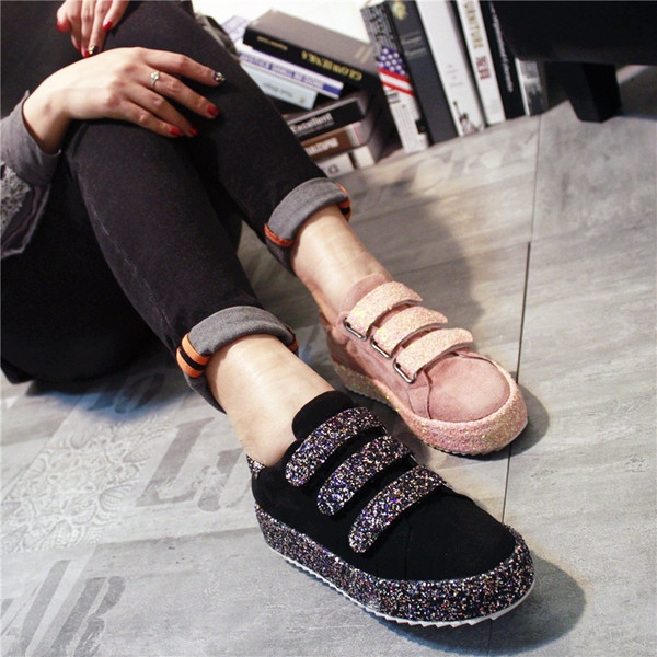 Γυναικεία αθλητικά παπούτσια για την  καθημερινή ζωή ή σπορ 