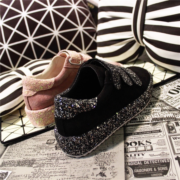 Γυναικεία αθλητικά παπούτσια για την  καθημερινή ζωή ή σπορ 