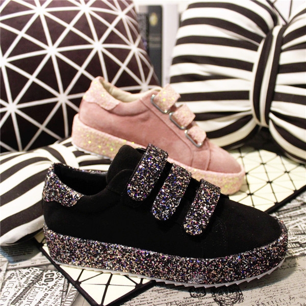 Γυναικεία αθλητικά παπούτσια για την  καθημερινή ζωή ή σπορ 