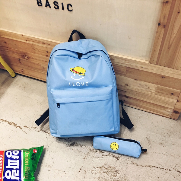 Τσάντες αθλητισμού των γυναικών με διάφορα motiviv τέσσερα χρώματα.