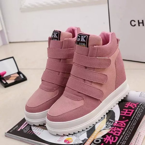 Γυναικεία αθλητικά παπούτσια σε μια πλατφόρμα κατάλληλη για τις εποχές SPRING AUTUMN