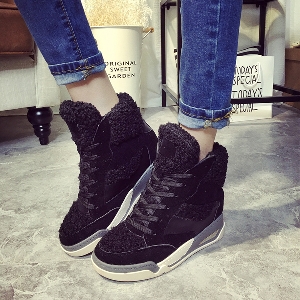 Γυναικεία ζεστά πάνινα παπούτσια σε πλατφόρμα σε μαύρο και γκρι χρώμα
